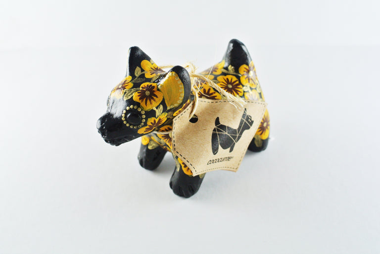 MINI COCOPRIMAVERA FLORES AMARILLAS Y DORADO BASE NEGRA